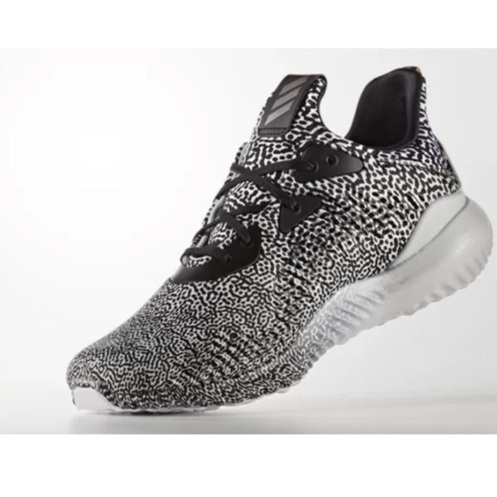 UEC Adidas 2016 alpha ounce sneakers zebra print size 7 no box